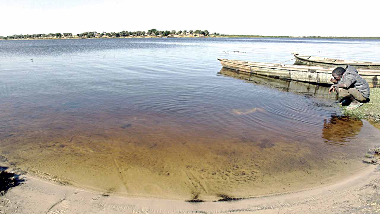 Buhari seeks global commitment on shrinking Lake Chad Buhari seeks global commitment on shrinking Lake Chad