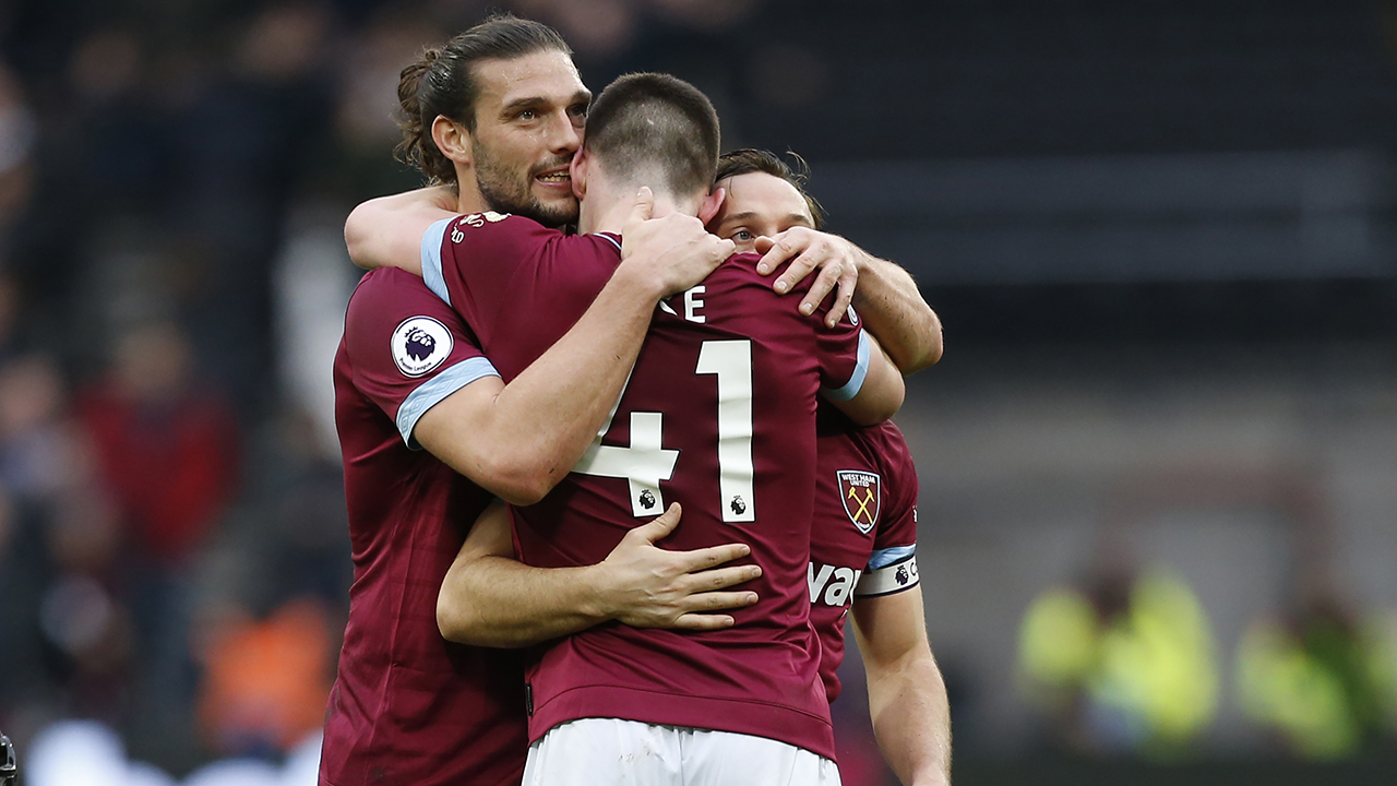 Emery defends Ozil omission as Arsenal lose to West Ham Emery defends Ozil omission as Arsenal lose to West Ham