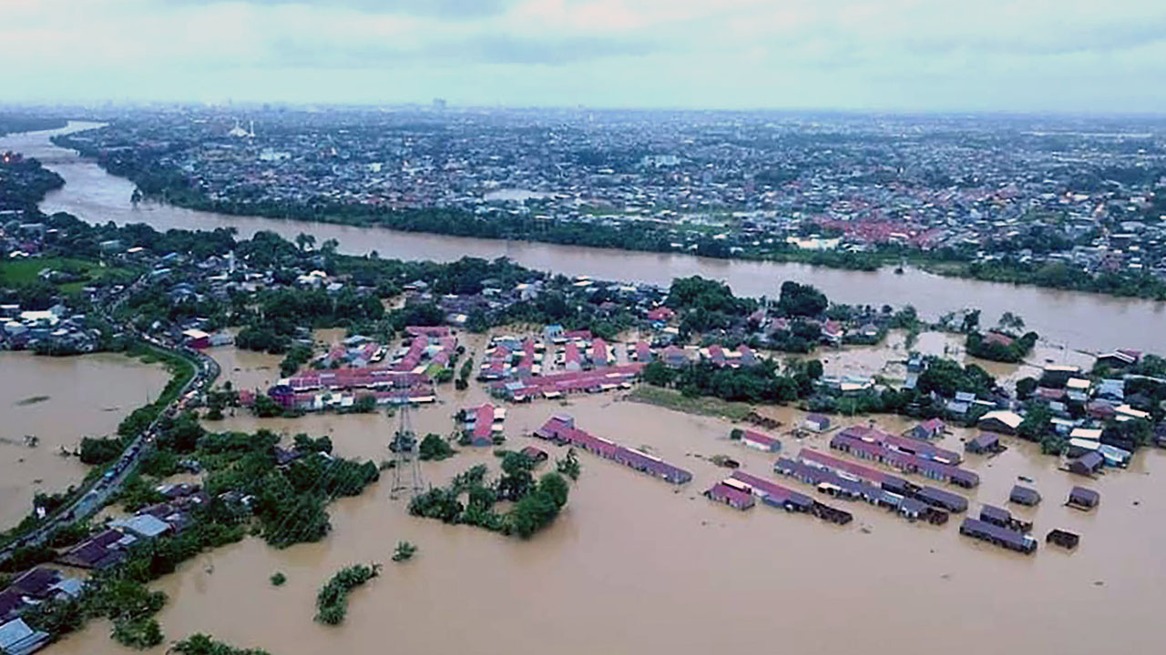 Floods, landslides kill at least eight in Indonesia Floods, landslides kill at least eight in Indonesia