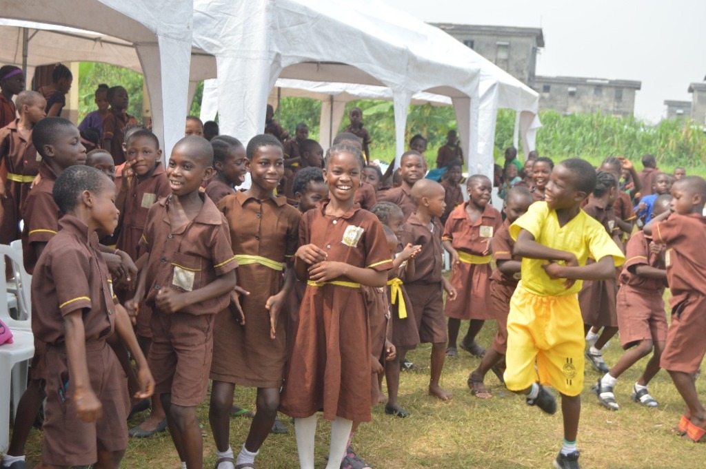 Foundation fetes pupils, teachers of Ilasan school Foundation fetes pupils, teachers of Ilasan school