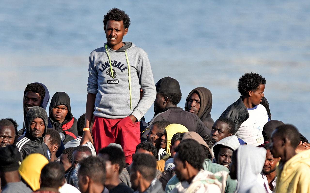 Italy's Salvini threatens to sue migant rescuers Italy's Salvini threatens to sue migant rescuers