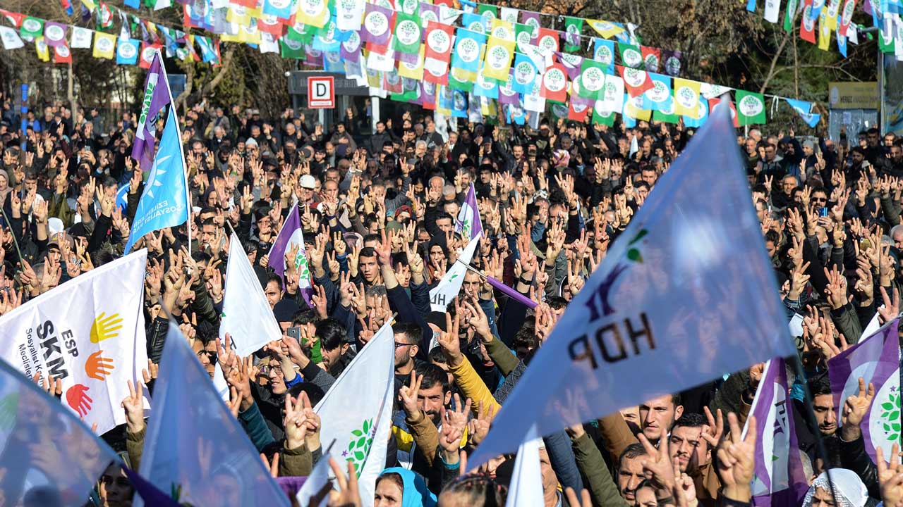Thousands rally in Turkey to back detained Kurdish MP on hunger strike Thousands rally in Turkey to back detained Kurdish MP on hunger strike