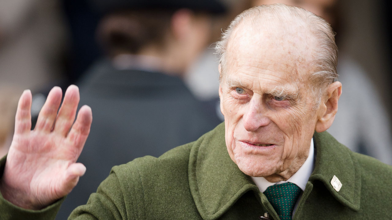 UK's Prince Philip 'shocked and shaken' after car crash UK's Prince Philip 'shocked and shaken' after car crash