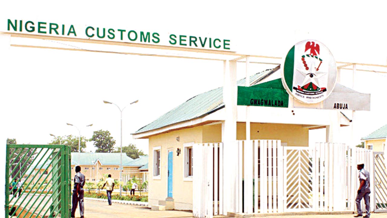 Customs intercepts bales of illegal police uniforms, tear gas canisters Customs intercepts bales of illegal police uniforms, tear gas canisters