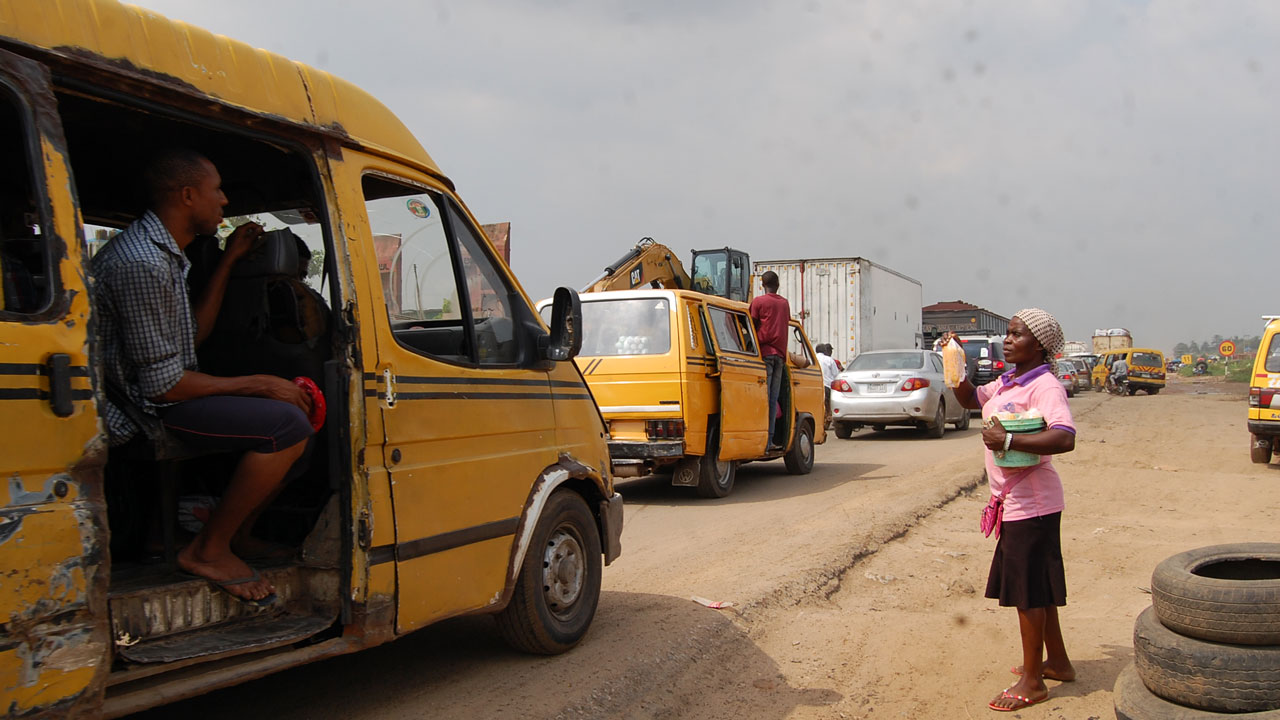 Fallen container triggers heavy gridlock on Lagos-Ibadan expressway Fallen container triggers heavy gridlock on Lagos-Ibadan expressway