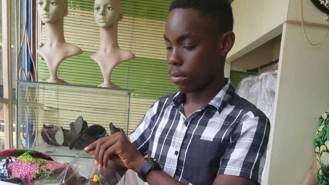 O’Neil Shallangwa 13-year-old crafter of handmade boxes O’Neil Shallangwa 13-year-old crafter of handmade boxes