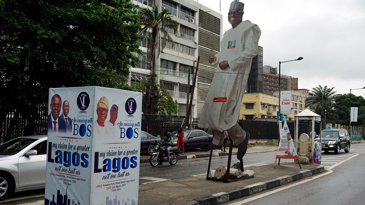Card reader develops faults at Sanwo-Olu polling unit | Card reader develops faults at Sanwo-Olu polling unit |