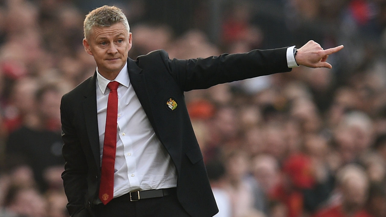 Ryan Giggs backs Solskjaer to stay on at United | Ryan Giggs backs Solskjaer to stay on at United |