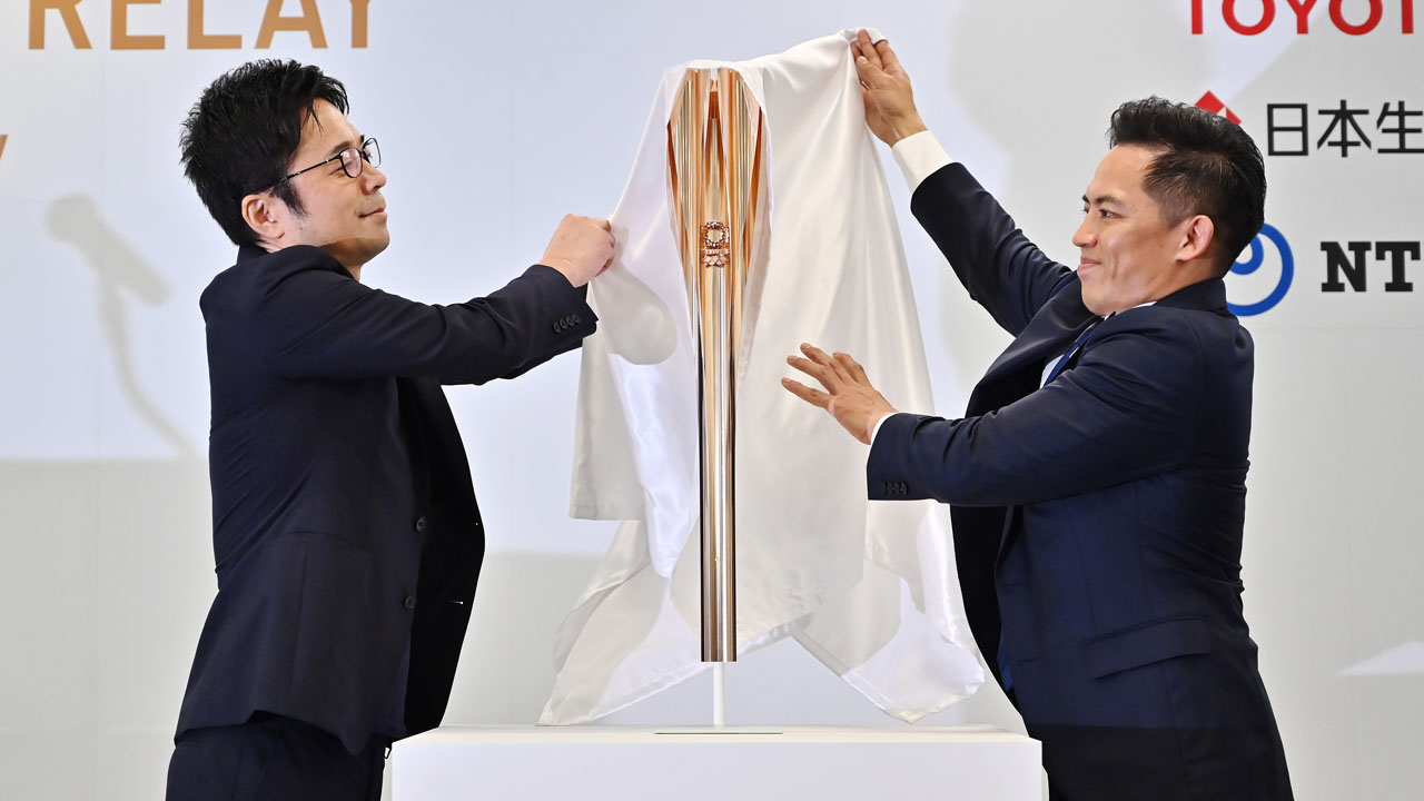 Tokyo unveils 'cherry blossom' Olympic torch | Tokyo unveils 'cherry blossom' Olympic torch |