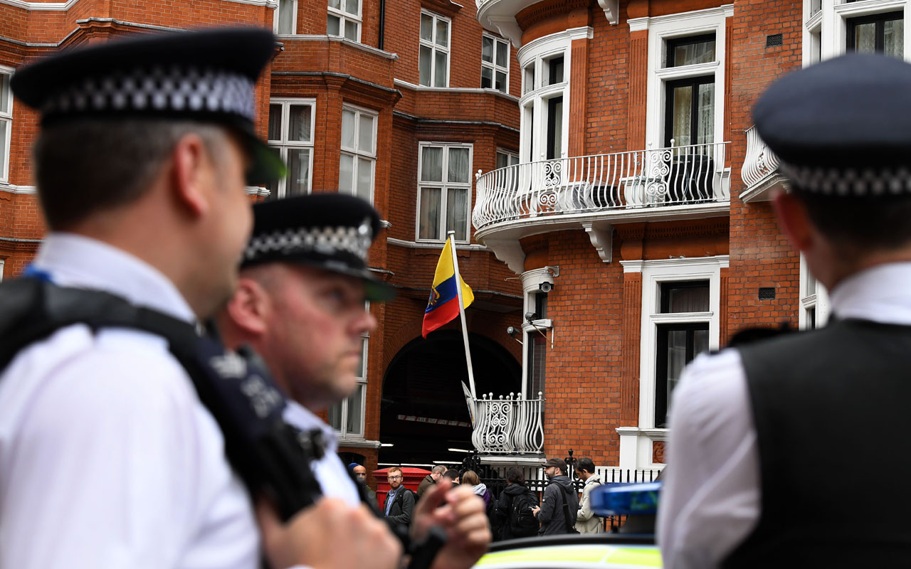 London police open fire in Ukraine embassy car crash | London police open fire in Ukraine embassy car crash |
