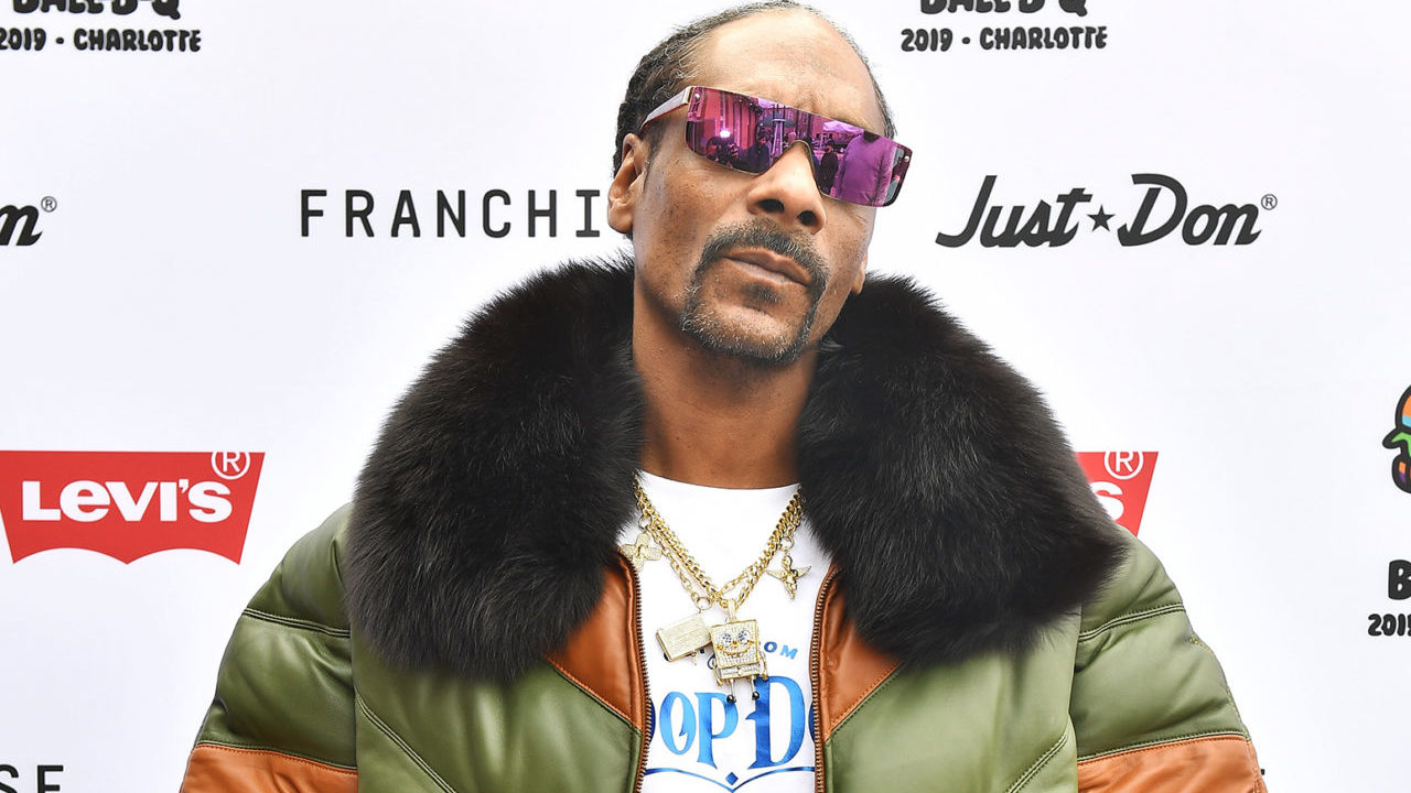 Netflix's 'Grass Is Greener' Documentary Features Snoop Dogg Life — Netflix's 'Grass Is Greener' Documentary Features Snoop Dogg Life —