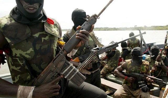 Gunmen-in-military-uniform-640x375