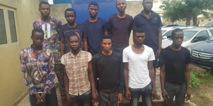 Robbers-who-specialized-in-robbing-bank--750x375