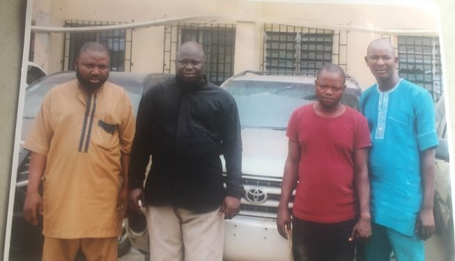 The-suspects-pose-in-front-of-the-SUV-653x375