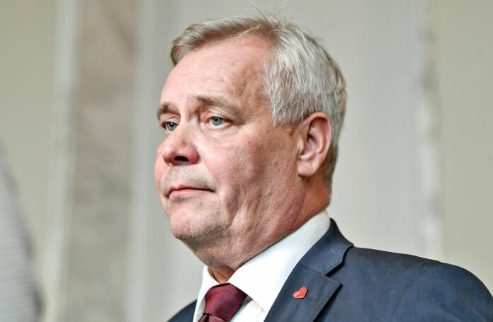 Antti Rinne AOP 1.03832680