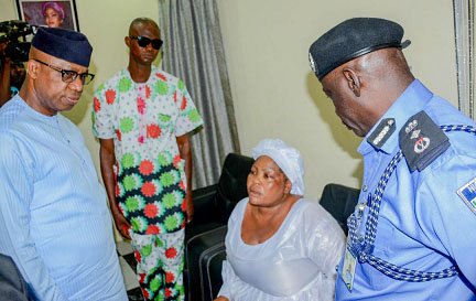 Gov-Dapo-Abiodun-visits-Tiamiyu-family-4