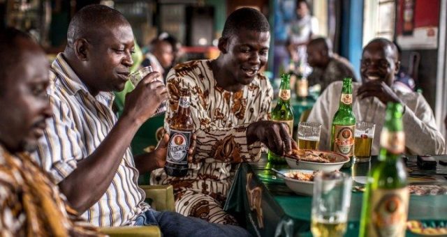 men-drinkingbeef-640x340