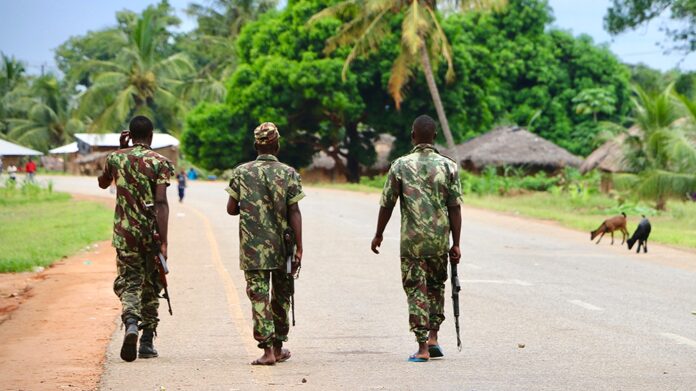 Mozambique Battles For Port Seized By IS