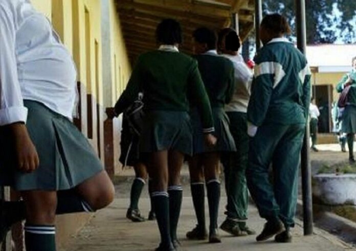 pregnant-school
