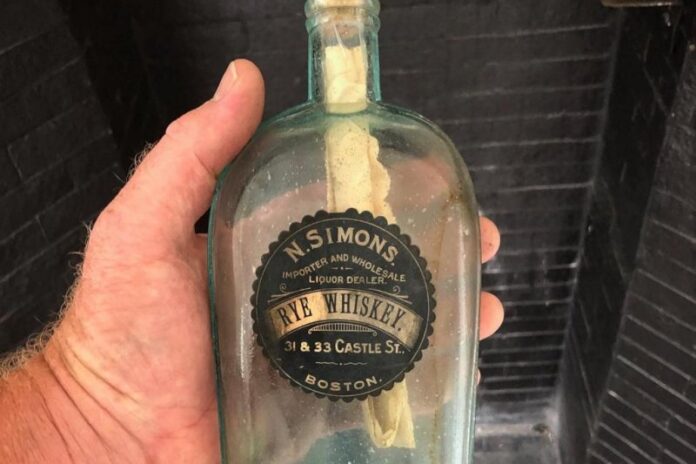 126-year-old-message-in-a-bottle-found-inside-Boston-wall