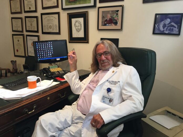 Doctor-who-declared-Trump-healthiest-president-ever-dies-1024x768