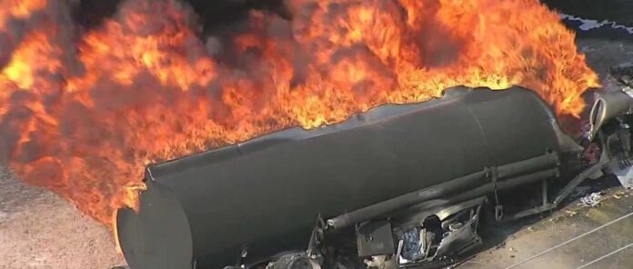 13-injured-25-cars-destroyed-as-lpg-tanker-explodes-in-lagos