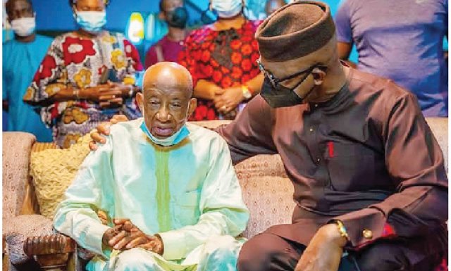 The-governor-with-the-late-Osibonas-father