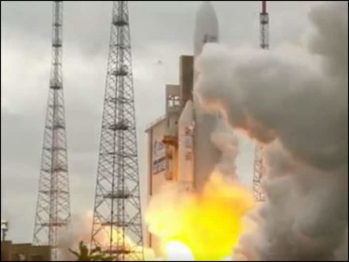 NASA-James-Webb-Space-Telescope-Lifts-Off-On-Historic-Mission-696x522