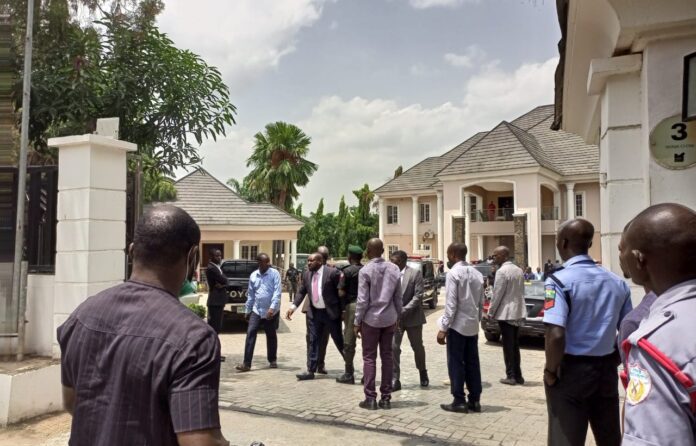 EFCC R